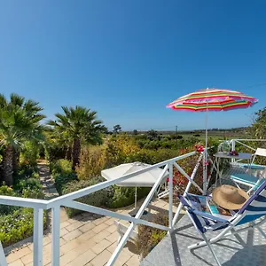 ceu-azul-elevated-villa-with-stunning-views-and-big-garden.hotelaalgarve.com/